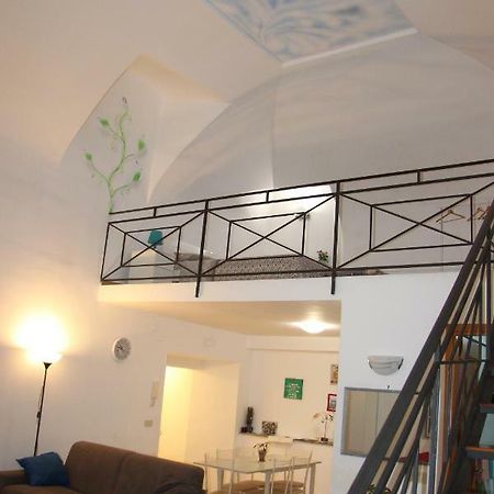Appartamento ai Tribunali Napoli Bagian luar foto