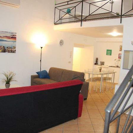 Appartamento ai Tribunali Napoli Bagian luar foto