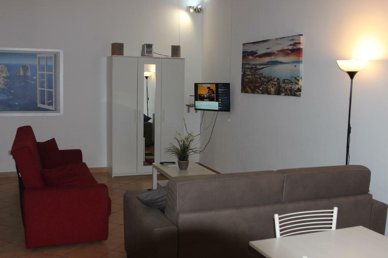 Appartamento ai Tribunali Napoli Bagian luar foto