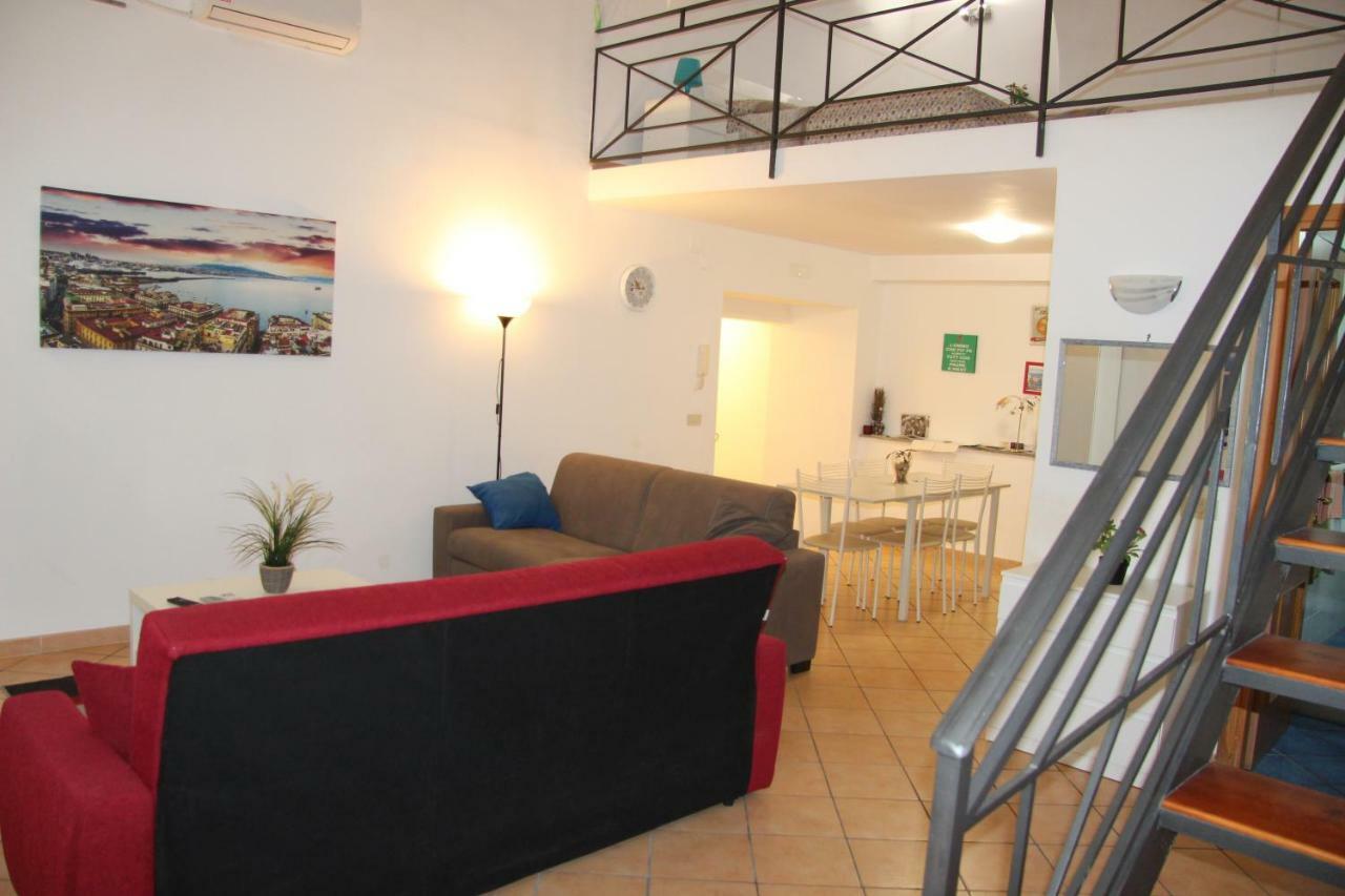 Appartamento ai Tribunali Napoli Bagian luar foto