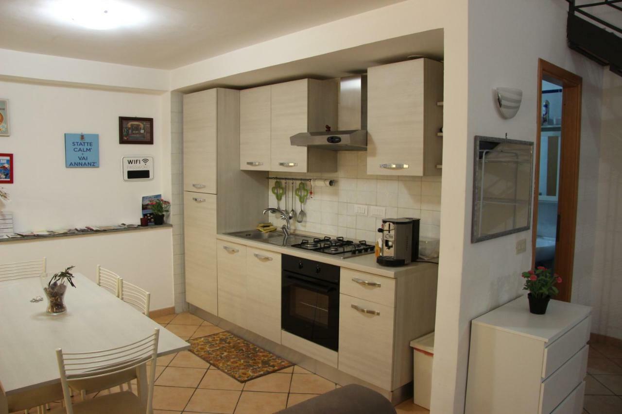 Appartamento ai Tribunali Napoli Bagian luar foto